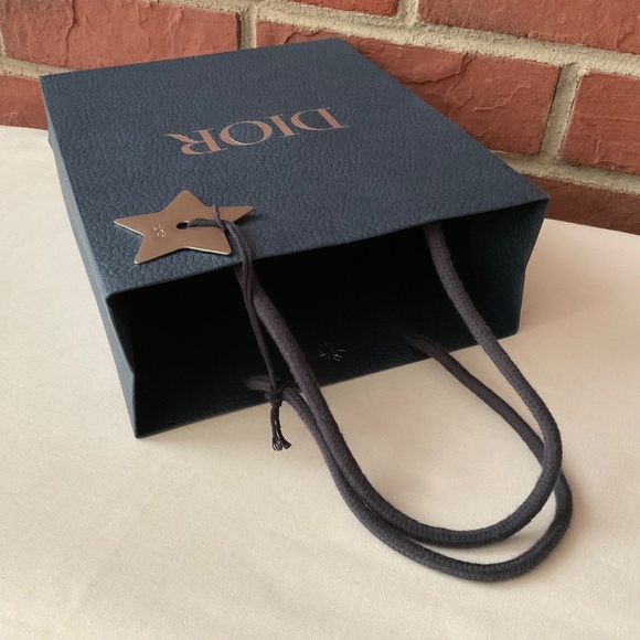 Dior Paper Gift Bag Receipt Holder Star Charm Gift Wrapping Paper - Picture 9 of 14